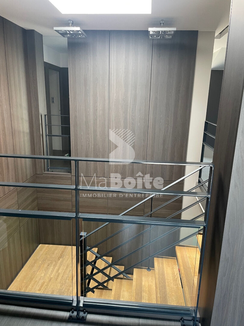 Photo EXCLUSIF  10 'MINUTES ST ETIENNE  / BATIMENT DE QUALITE SUR ZONE image 6/6