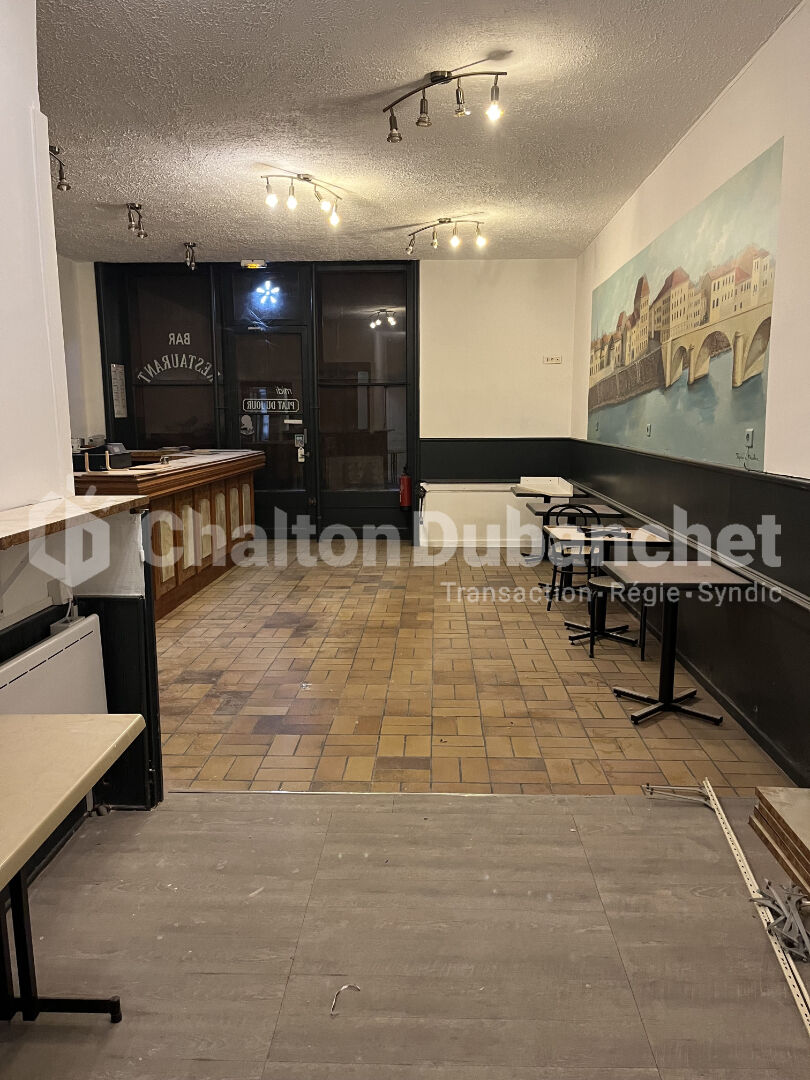 Photo LE COTEAU - Local commercial de 60 m² image 3/6