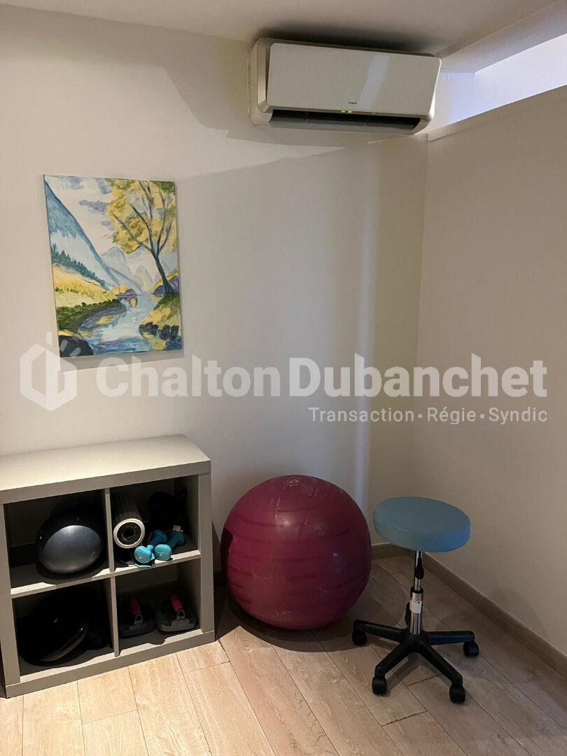 Photo LE COTEAU - Local commercial d'envrion 60 m² image 6/6