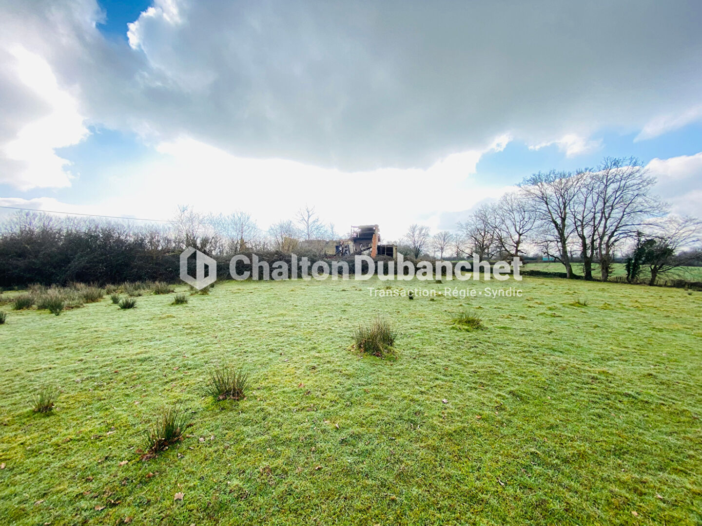 Photo MELAY - Terrain 11532 m2 dont environ 2000 m² constructible image 1/5