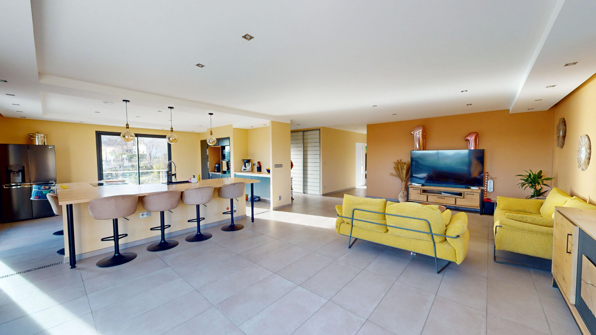 ROANNE - Maison Moderne 7 pièce(s) de 185.31 m2