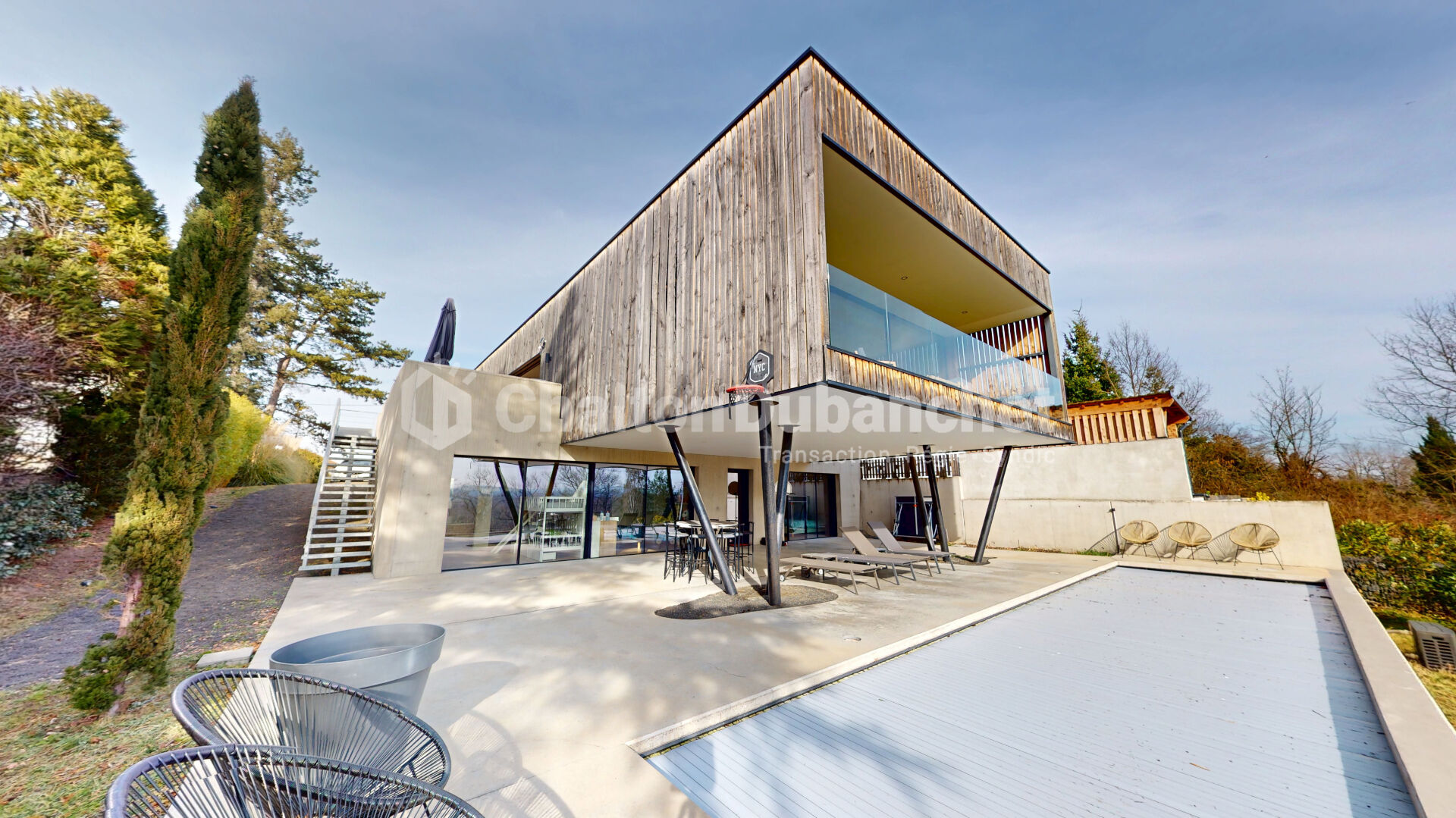 RIORGES PRODUIT D'EXCEPTION - Villa d'architecte avec vue imprenable avec piscine