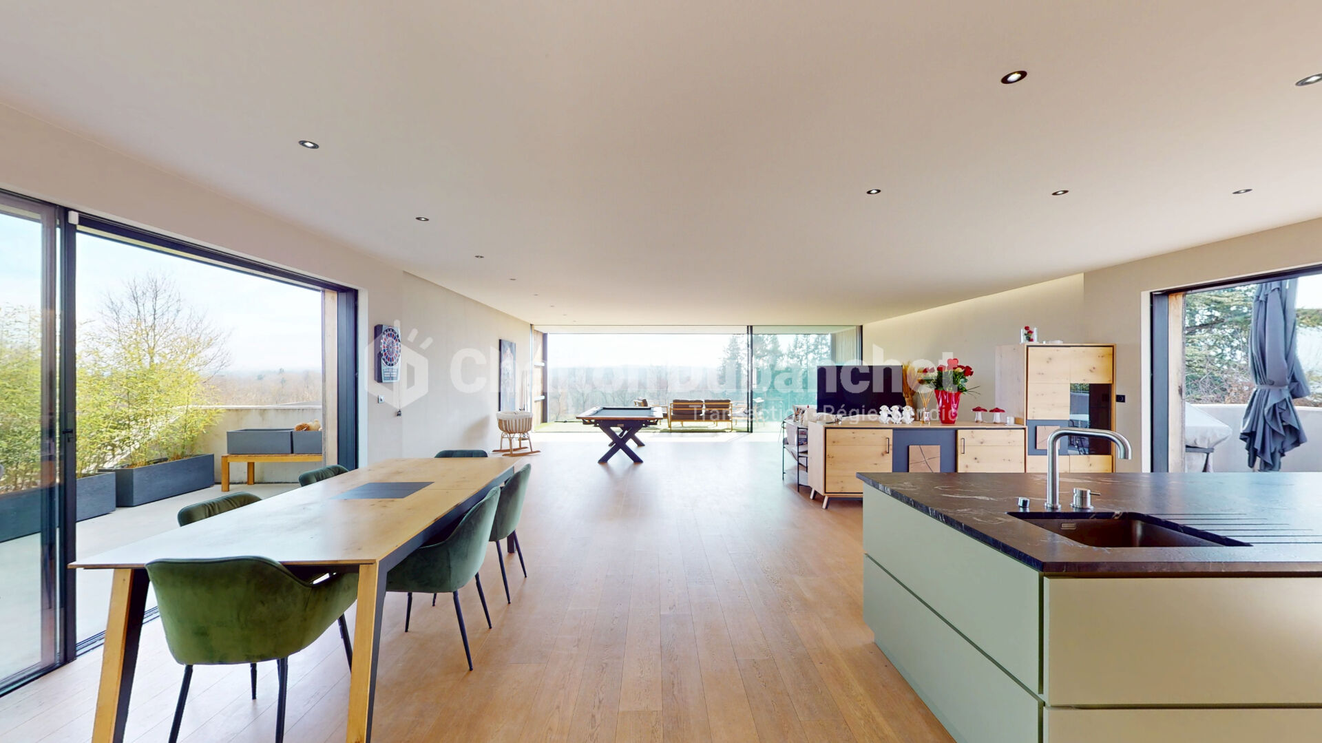 Photo RIORGES PRODUIT D'EXCEPTION - Villa d'architecte avec vue imprenable avec piscine image 3/6