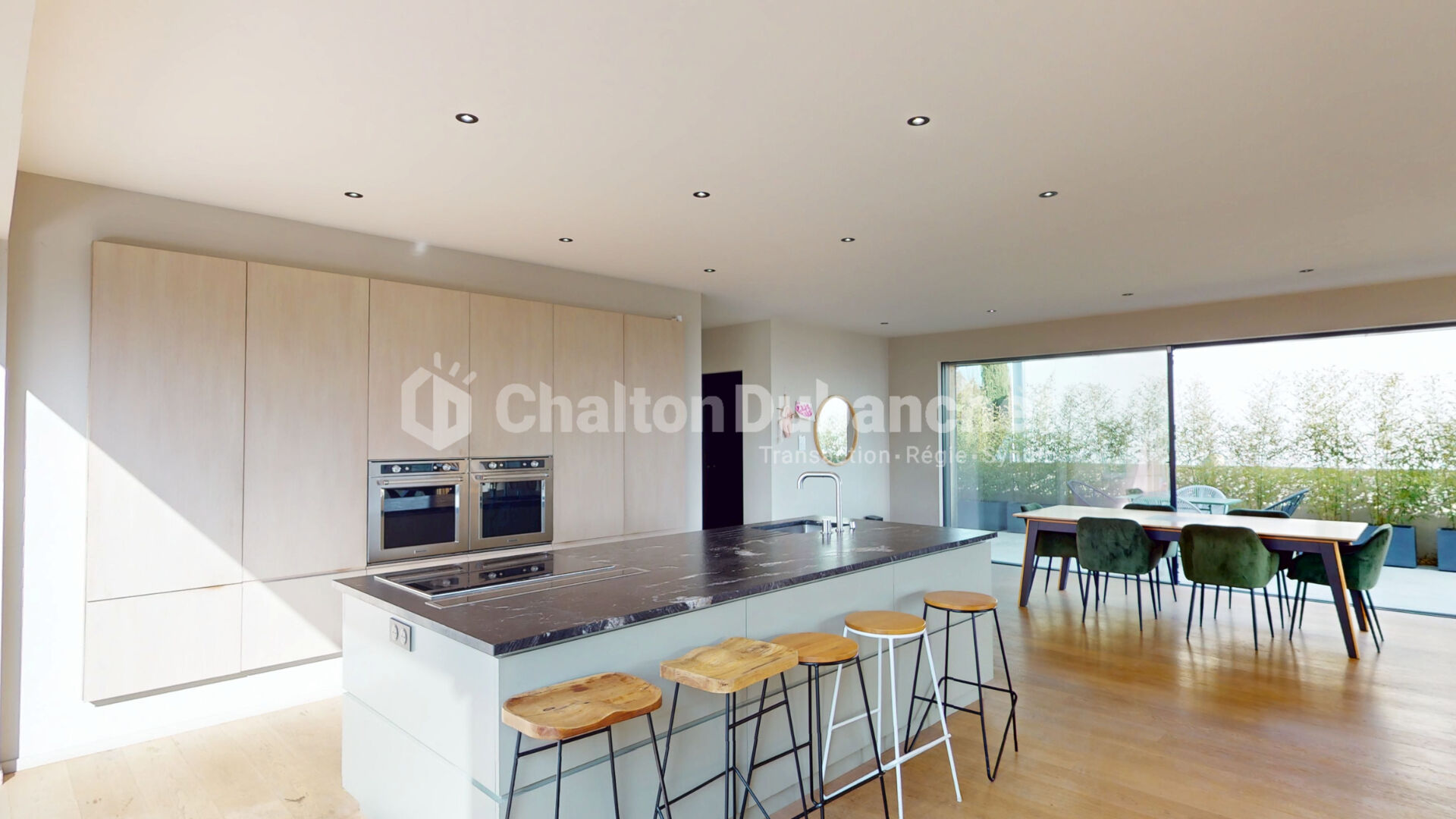 Photo RIORGES PRODUIT D'EXCEPTION - Villa d'architecte avec vue imprenable avec piscine image 4/6