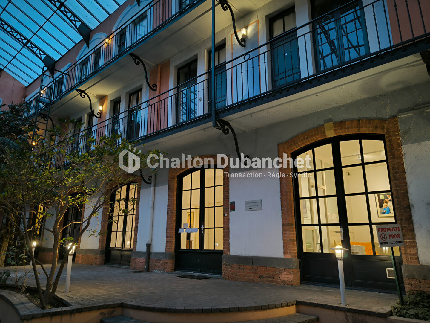 Bureaux  4 pièce(s) 4 m2