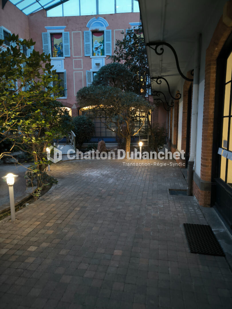 Photo Bureaux  4 pièce(s) 4 m2 image 2/6