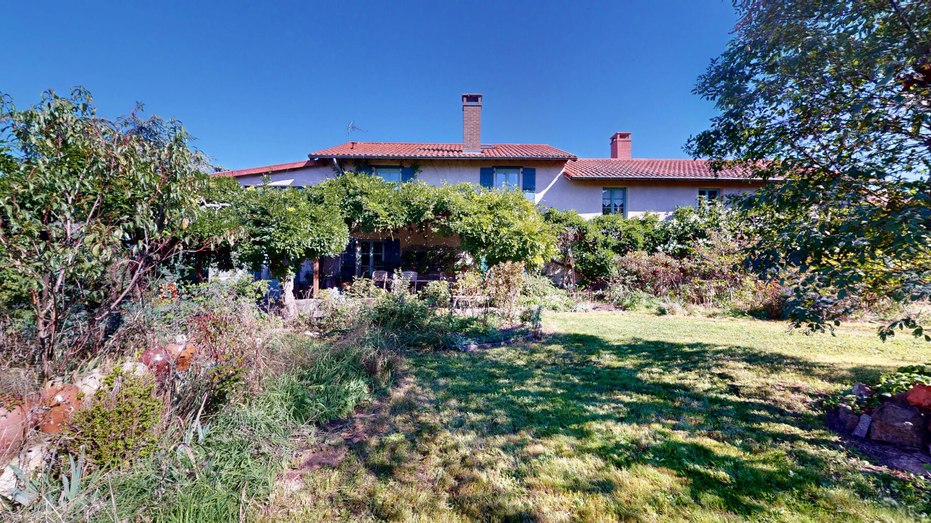 Photo CO EXCLUSIVITE  coup de coeur ! Propriété vigneronne en pierre de 180 m² avec dépendances dans cadre bucolique image 3/6