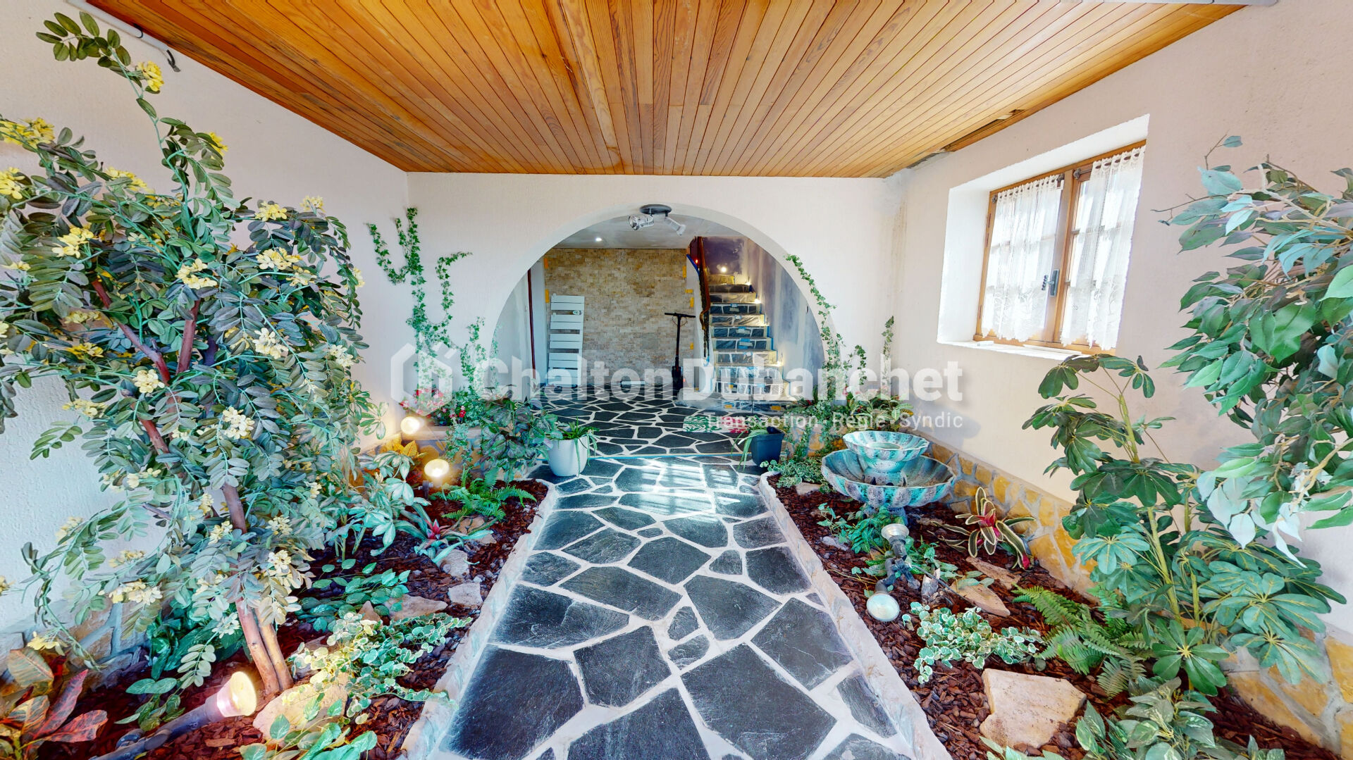 Photo COURS - Maison de 266 m² image 3/6