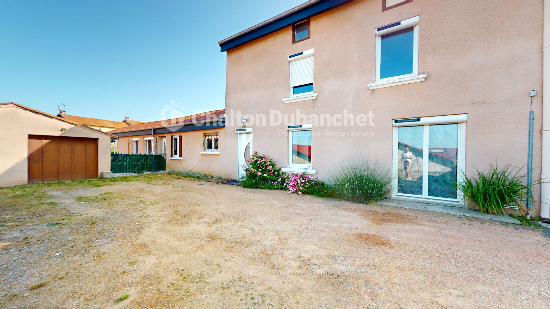 Photo SAINT JUST LA PENDUE Maison d'habitation 168m² image 2/6