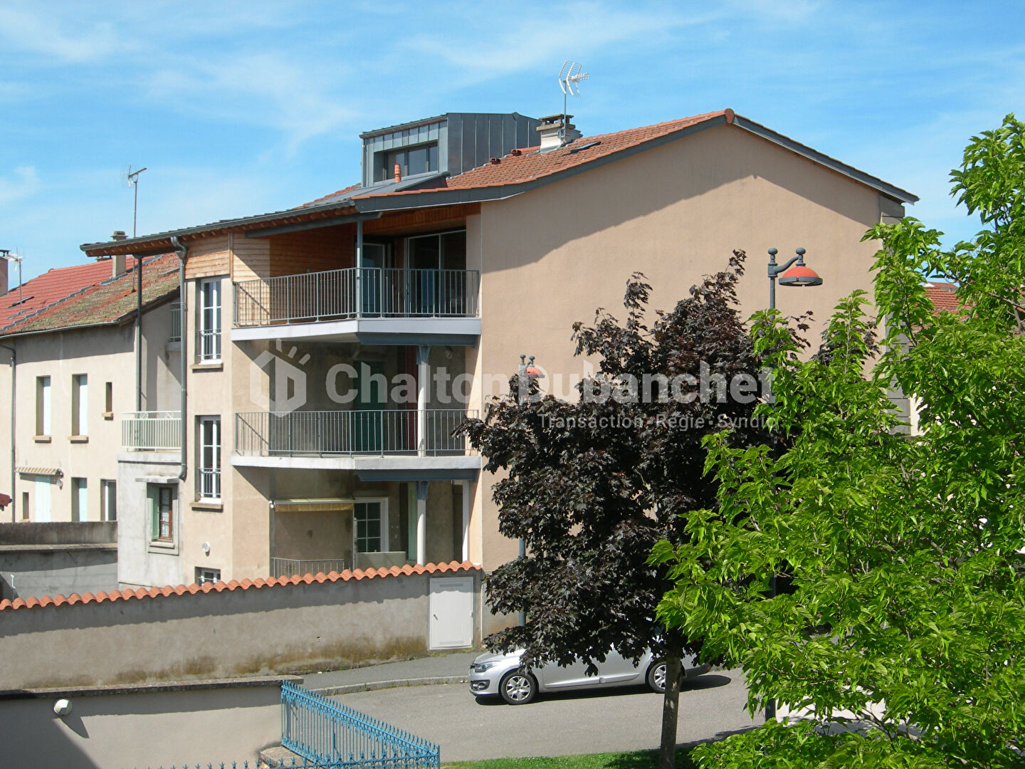 Immeuble Bussieres 5 logements 269 m2