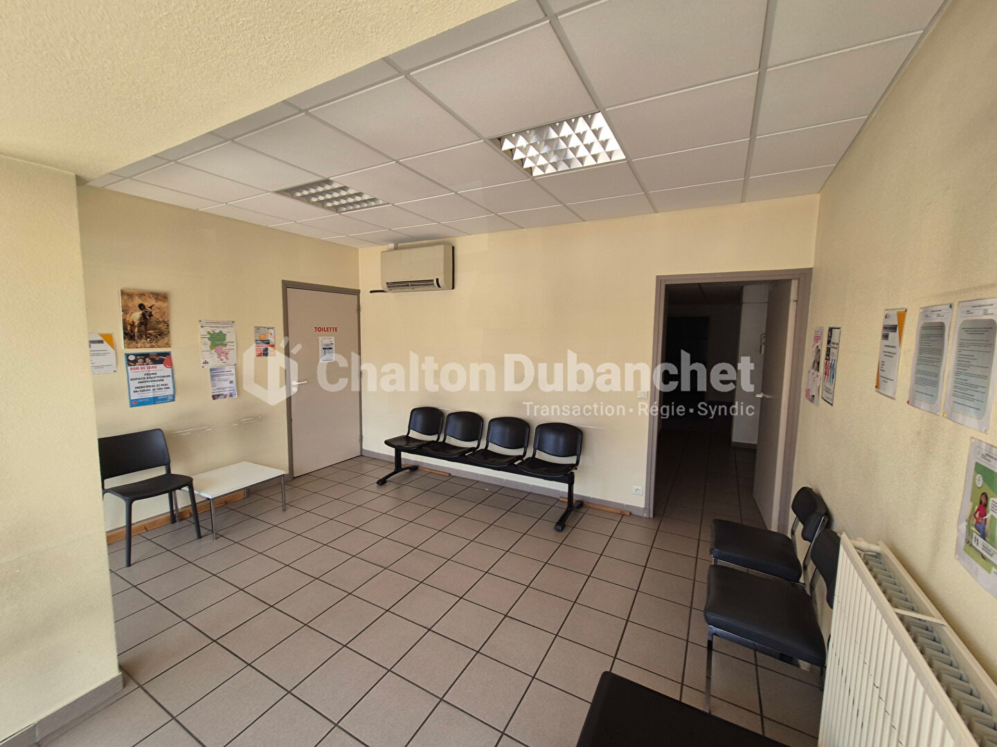Photo Local commercial Feurs 250m² image 3/6
