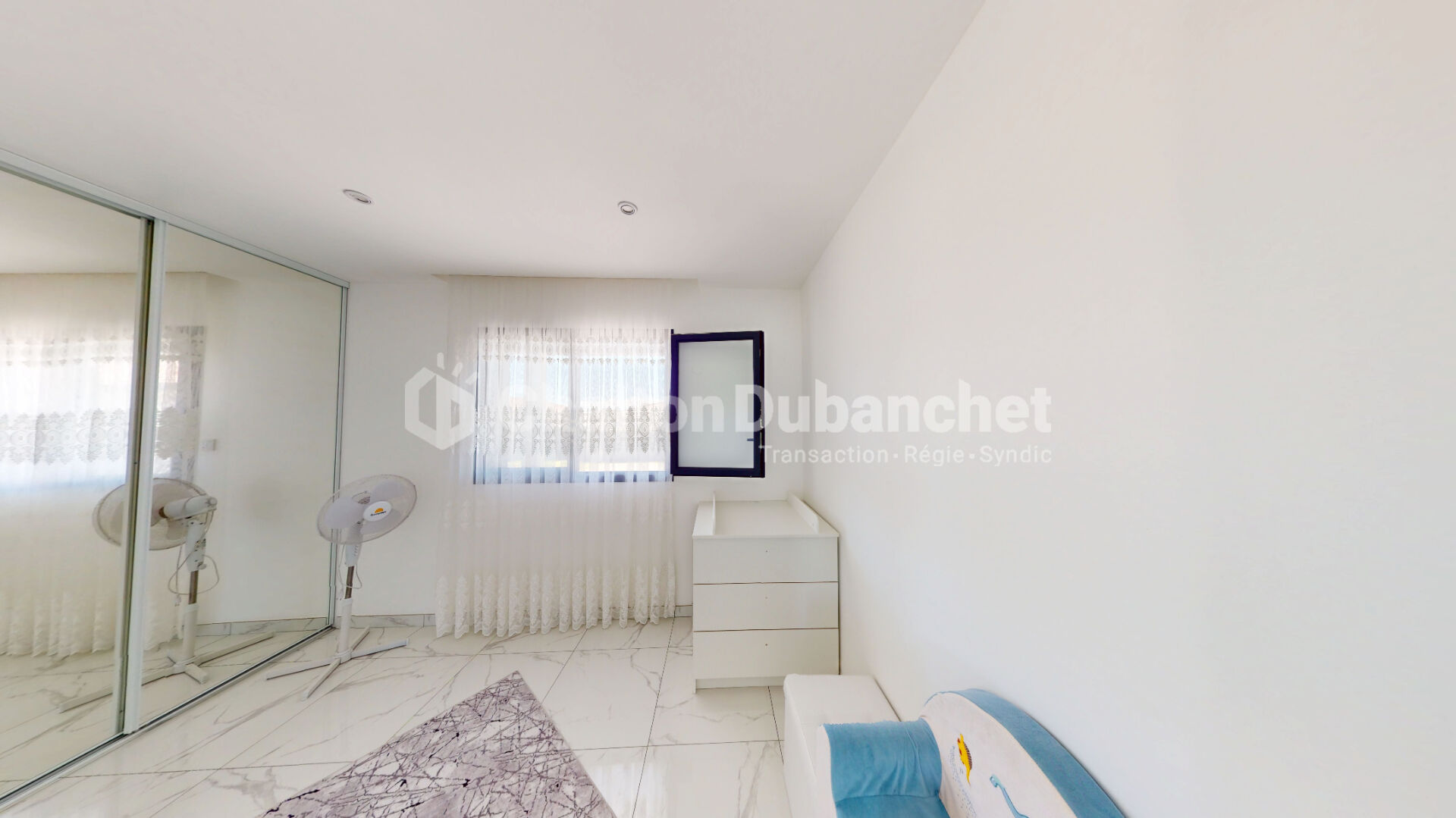 Photo Maison  5 pièce(s) 128 m2 image 6/6