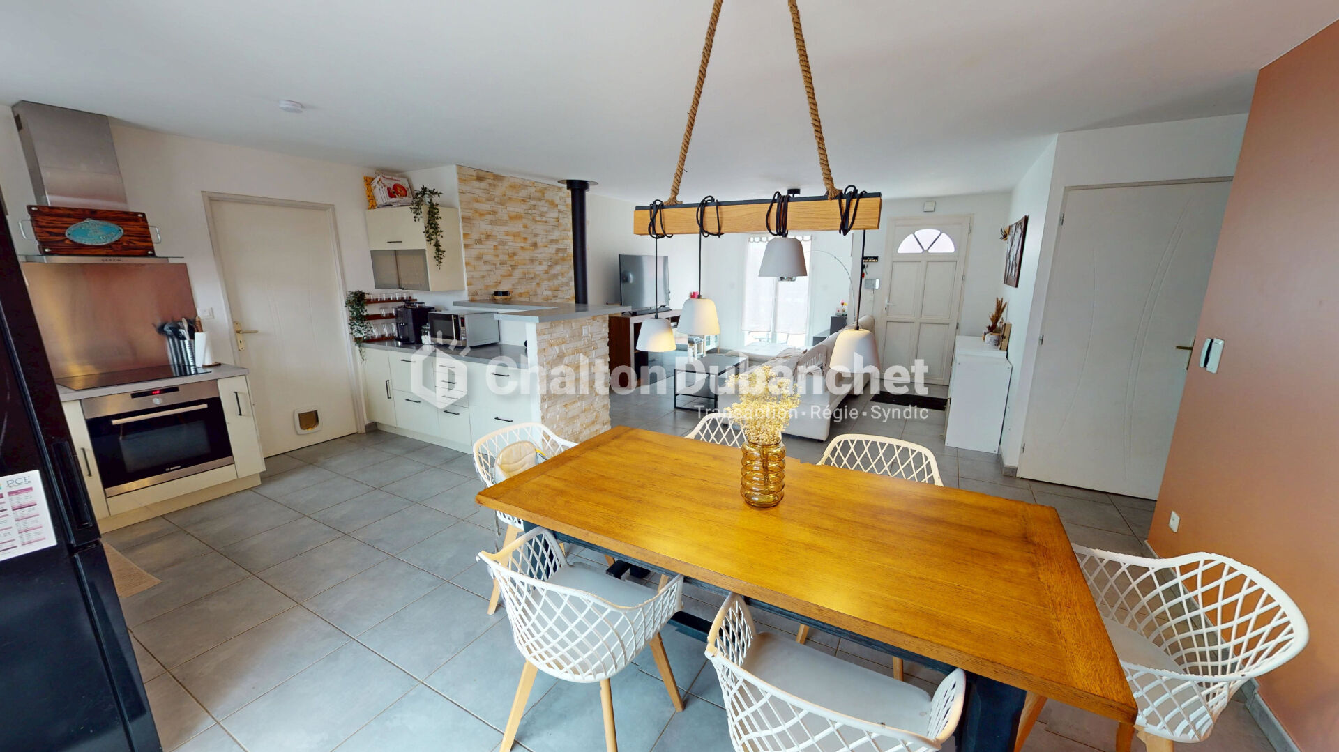 Photo Tranquillité aux portes de Roanne : Maison moderne plain pied de 95 m² sur 600 m² de terrain image 2/6