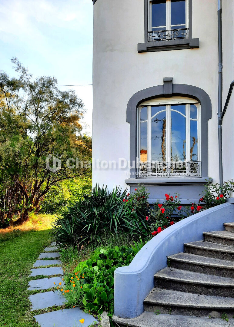 RIORGES - Maison de charme année 30 -200 m2