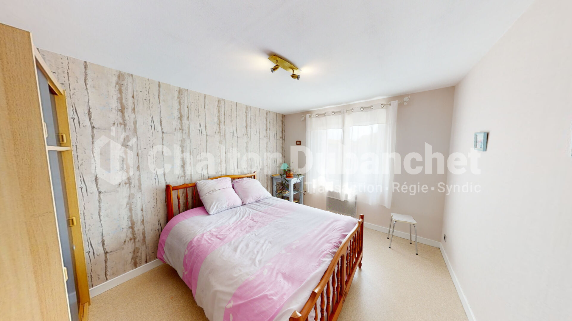 Photo FEURS - Maison 7 pièce(s) 137.99 m2 image 6/6