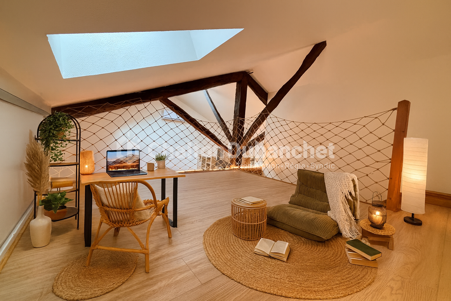 Photo LE COTEAU - Appartement T4 entièrement rénové  et très performant  idéalement situé au coeur des commerces image 4/5