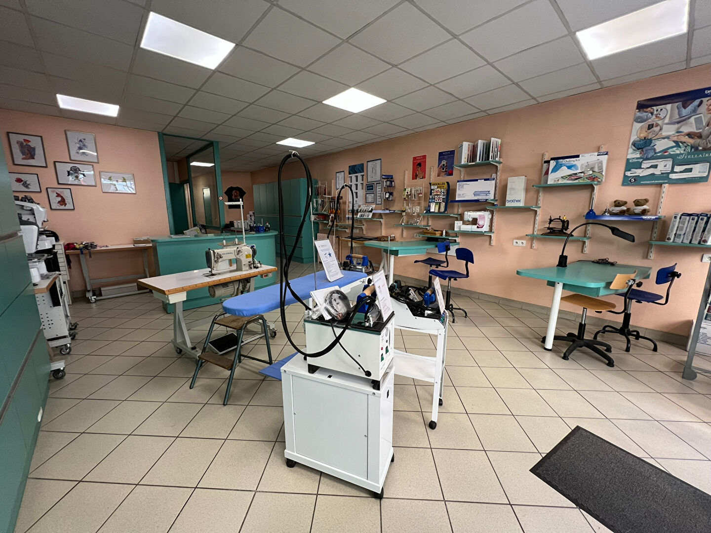 Photo MURS COMMERCIAUX CENTRE VILLE ROANNE image 2/3