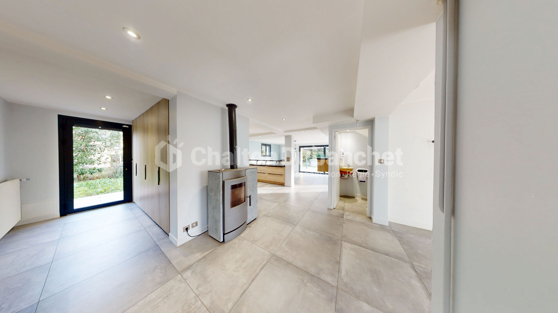 Photo Maison Riorges 9 pièce(s) 245 m2 image 3/6