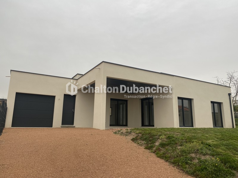EXLUSIVITE Côte Roannaise - villa neuve contemporaine de 106 m² sur 573 m² de terrain