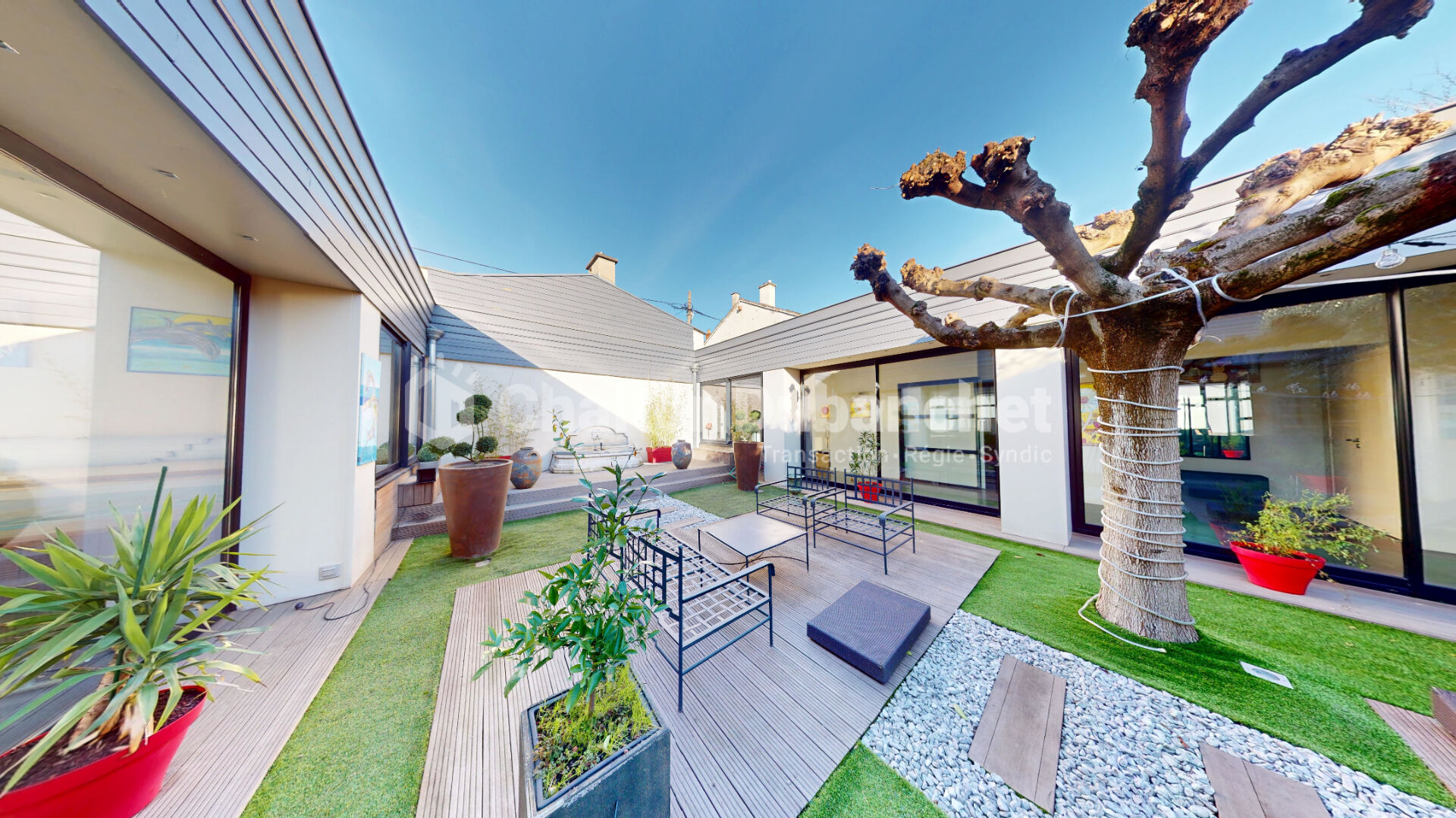 Loft Roanne 8 pièce(s) 396 m2