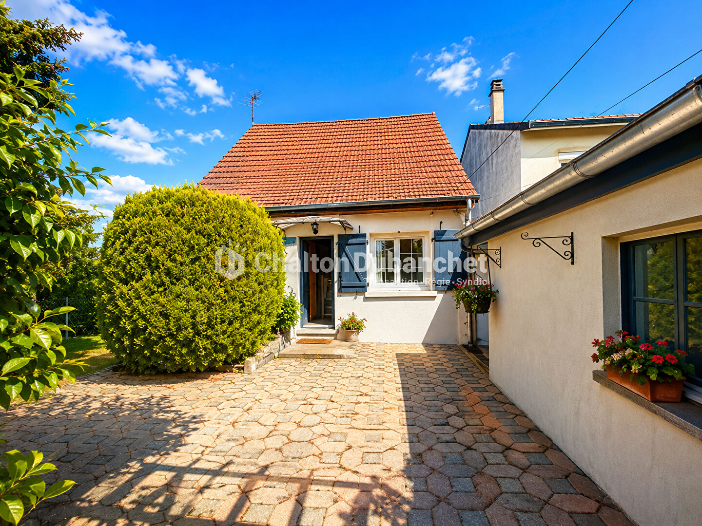 Agence immobilière de 
 CHALTON DUBANCHET IMMOBILIER - CHALTON DUBANCHET IMMOBILIER 
