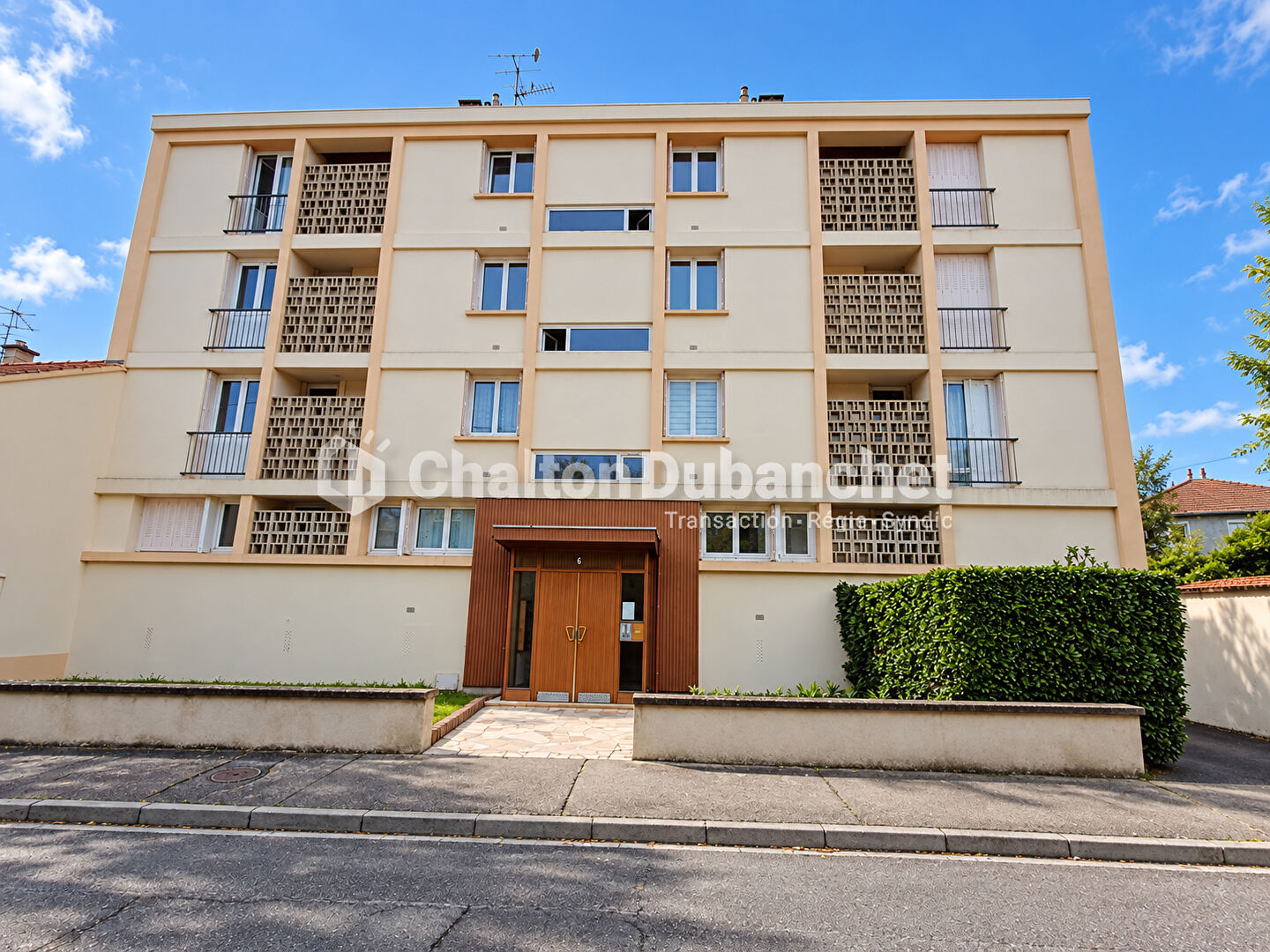 Agence immobilière de 
 CHALTON DUBANCHET IMMOBILIER - CHALTON DUBANCHET IMMOBILIER 
