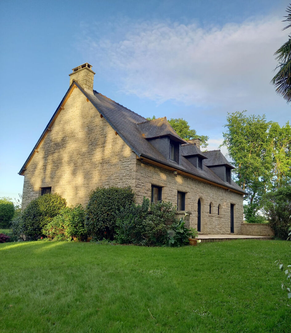 Agence immobilière de 
 COMBOURG IMMOBILIER - COMBOURG IMMOBILIER 
