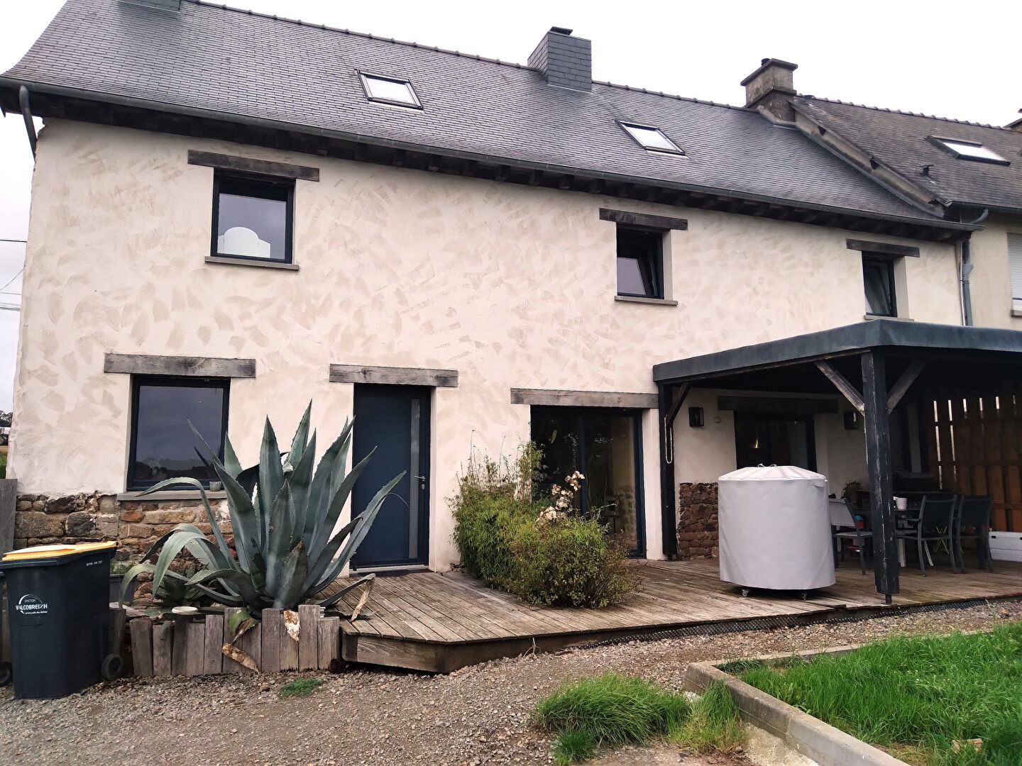 Agence immobilière de 
 COMBOURG IMMOBILIER - COMBOURG IMMOBILIER 
