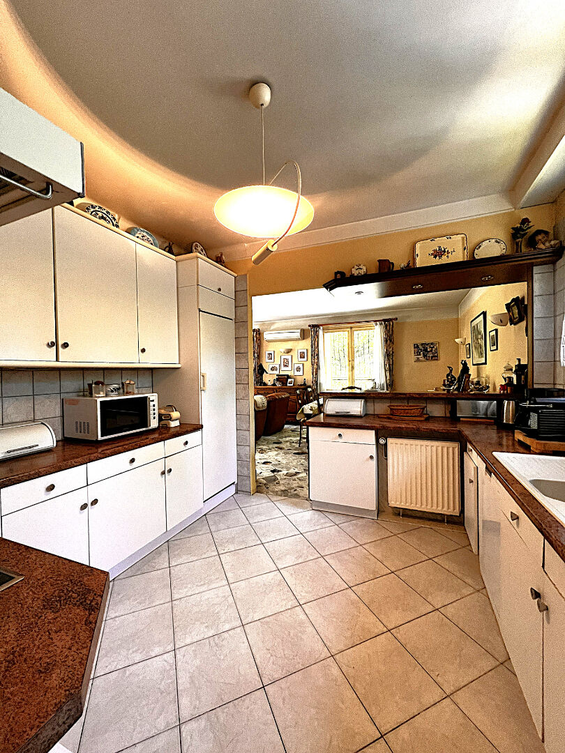 Photo UNIQUEMENT CHEZ COMEBACK !! Dans le domaine du Lys-Lamorlaye Demeure de 300m² environs sur un parc de 4900m² image 6/6