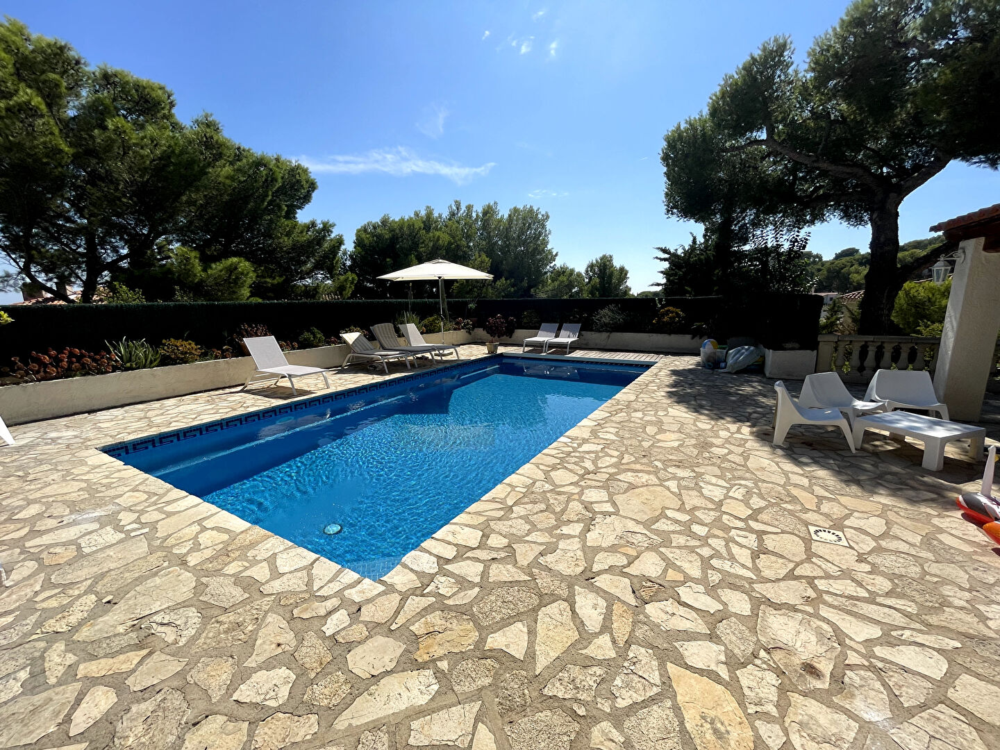 Photo Villa de luxe de 240 m² avec vue imprenable sur la mer image 3/6