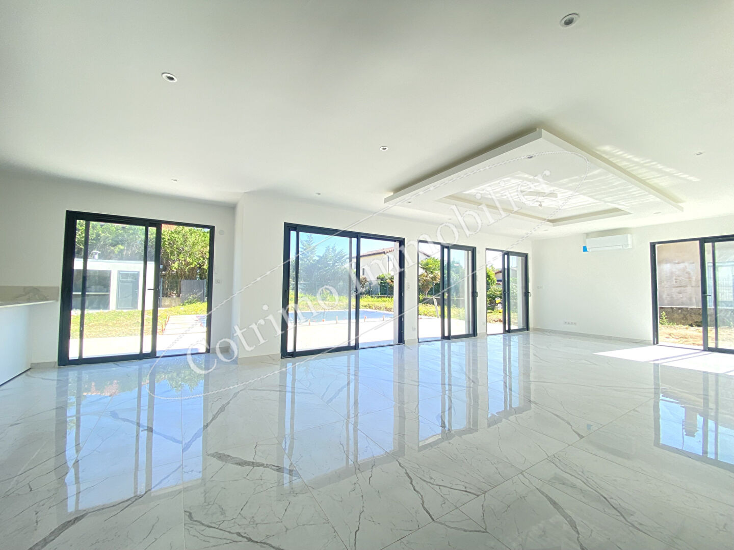 Photo ST PRIEST Villa haut standing 5P 143m² + Gge Terrain 698m² image 3/6