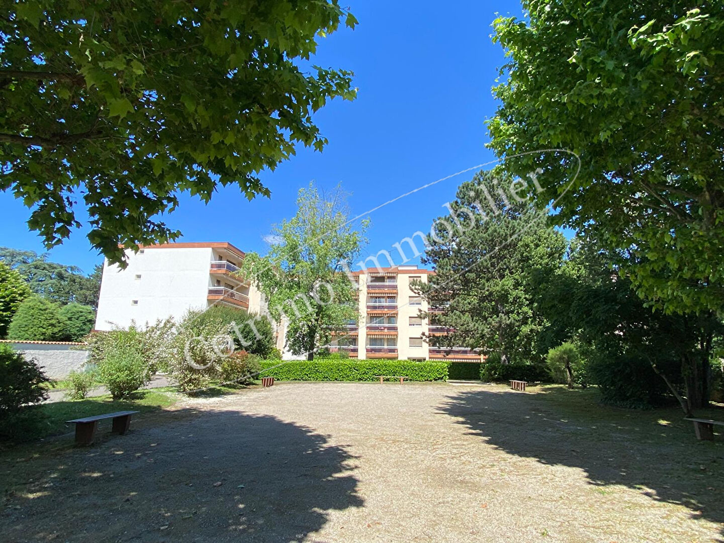 Photo BRON Beau T4 de 105m²+terrasse+ parking+cave image 3/6