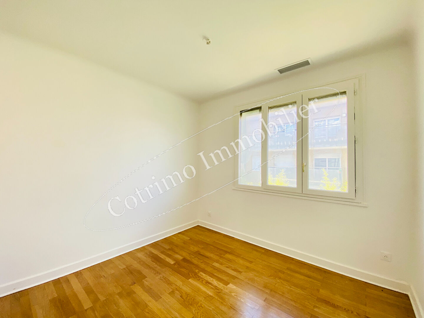 Photo Appartement Vaulx En Velin village 5 pièces 116 m²+jardin+garage image 3/6