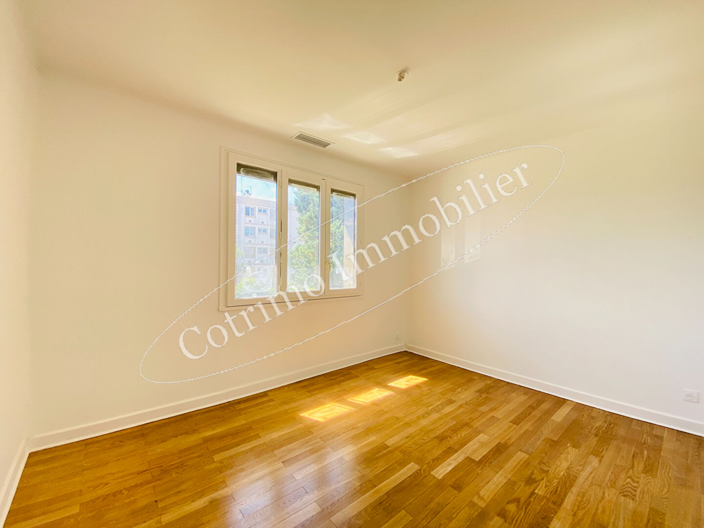 Photo Appartement Vaulx En Velin village 5 pièces 116 m²+jardin+garage image 4/6