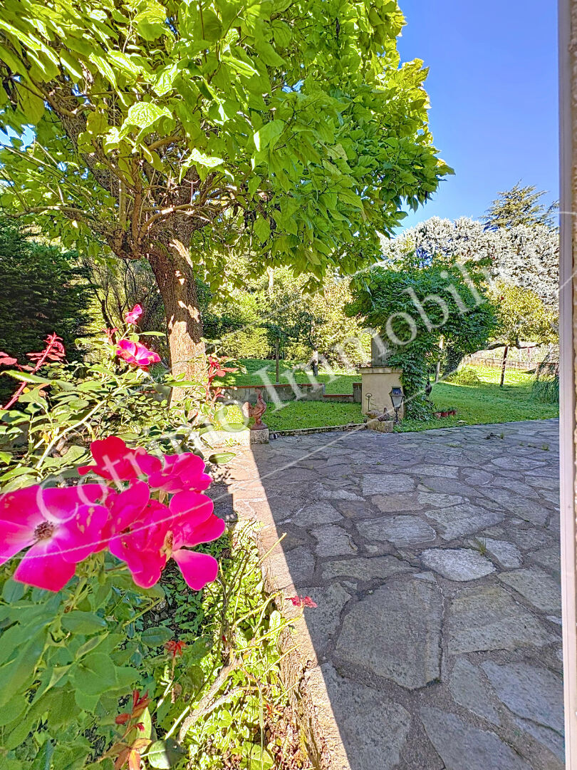 Photo Maison Brignais 8 pièces 268m² utiles + garage + jardin 800m² image 3/6