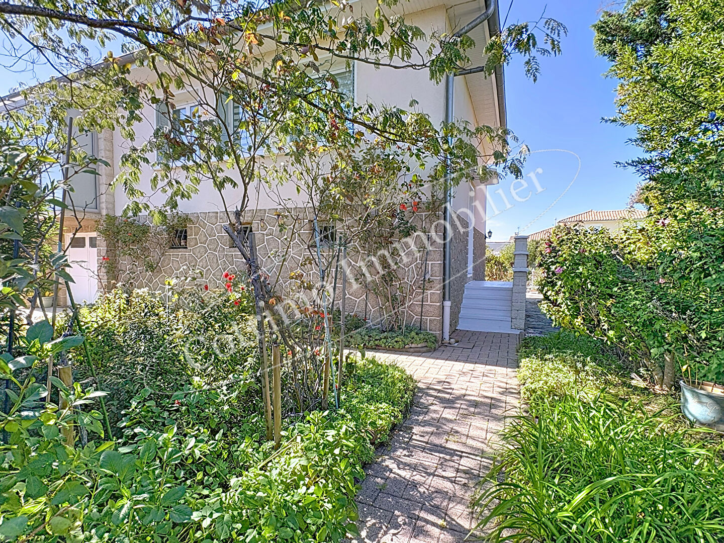 Agence immobilière de 
 COTRIMO GESTION GENAS - COTRIMO GESTION GENAS 
