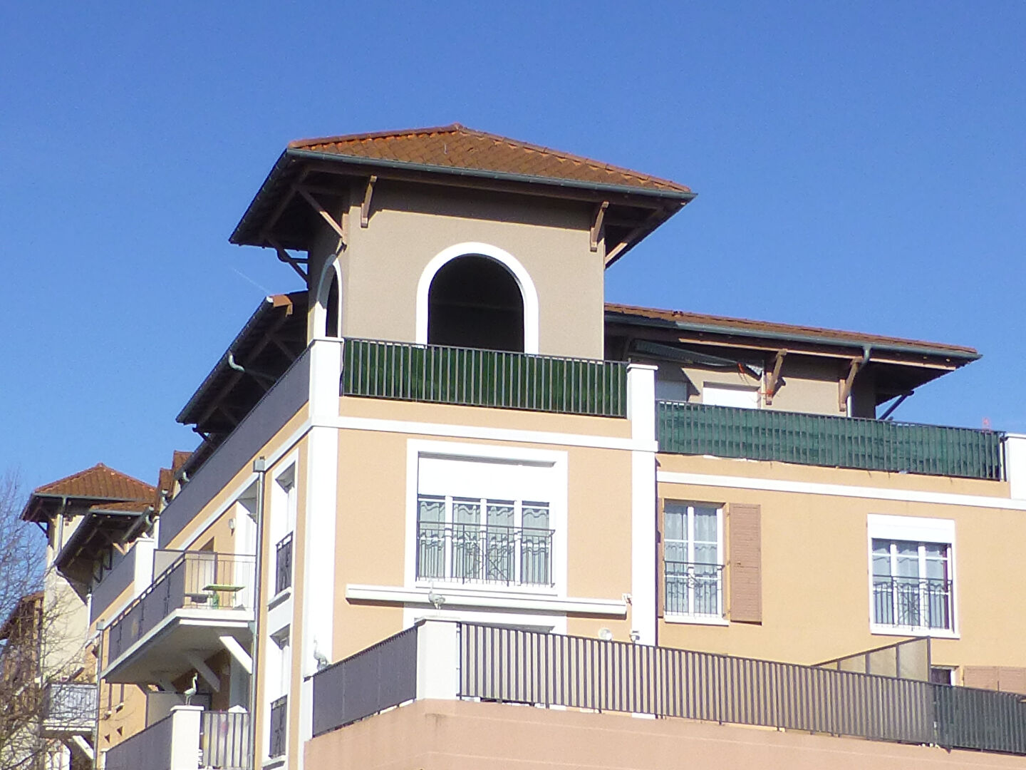 GENAS appart. T3 49m² au calme +balcon+garage