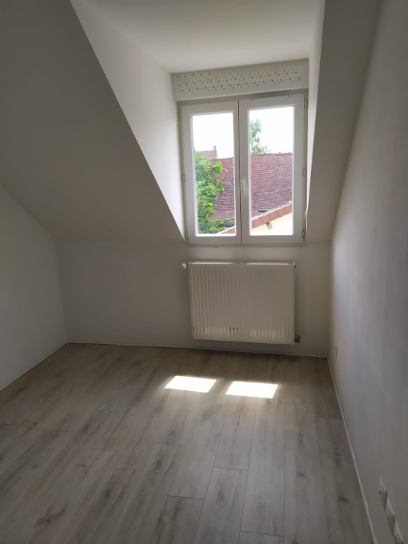 Photo A VENDRE MAISON  RECENTE T5  DREUX  A SEULEMENT 40 MIN DE VERSAILLES image 4/6