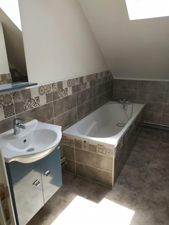 Photo A VENDRE MAISON  RECENTE T5  DREUX  A SEULEMENT 40 MIN DE VERSAILLES image 5/6