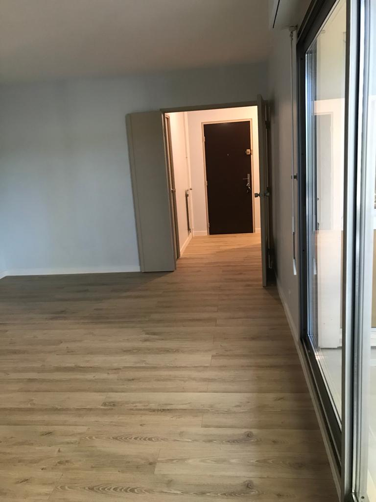 Photo T2 rénové 55m2 ° A SAISIR ° image 3/6