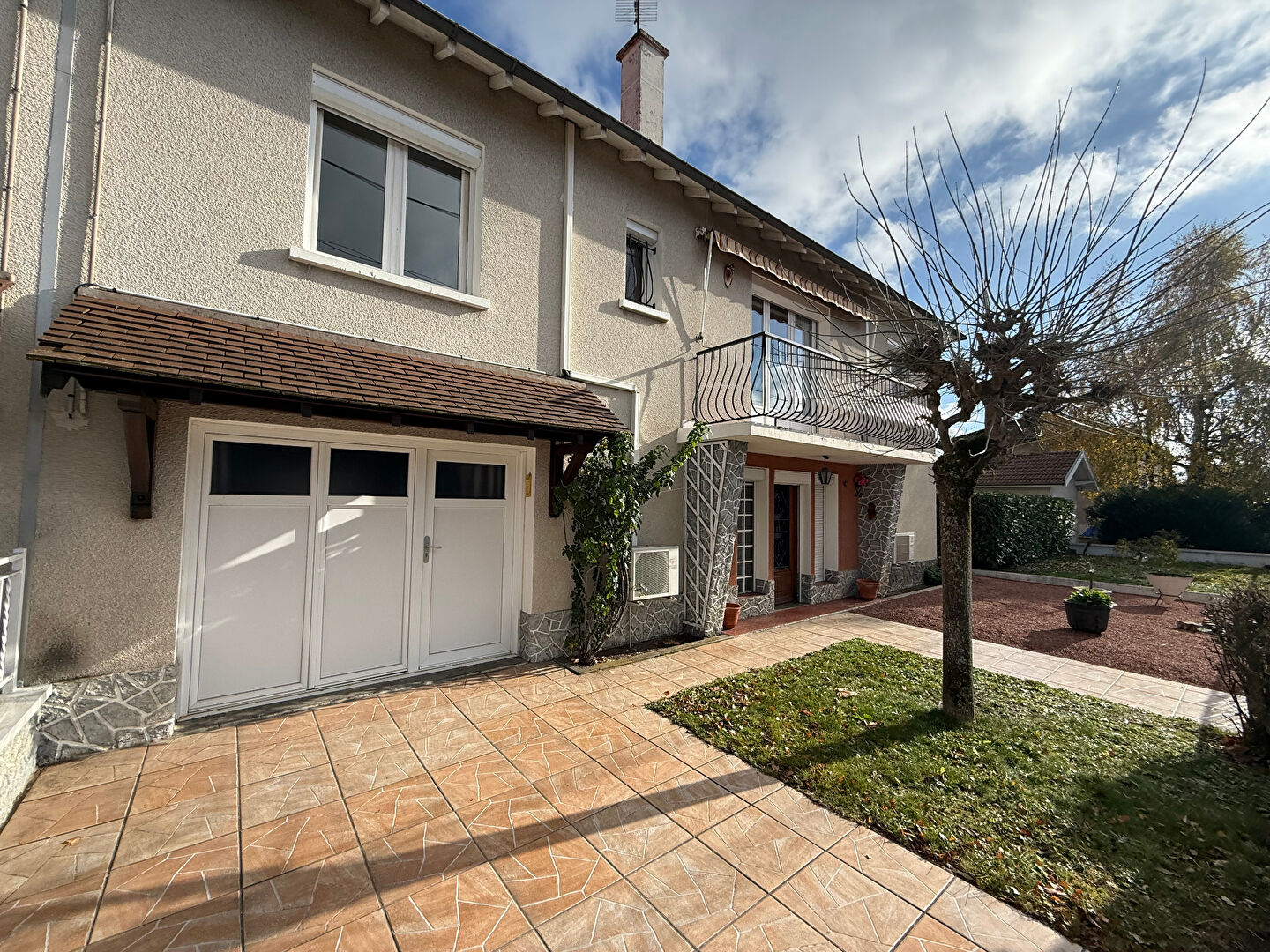 Agence immobilière de 
 DI GUSTO IMMOBILIER - DI GUSTO IMMOBILIER 
