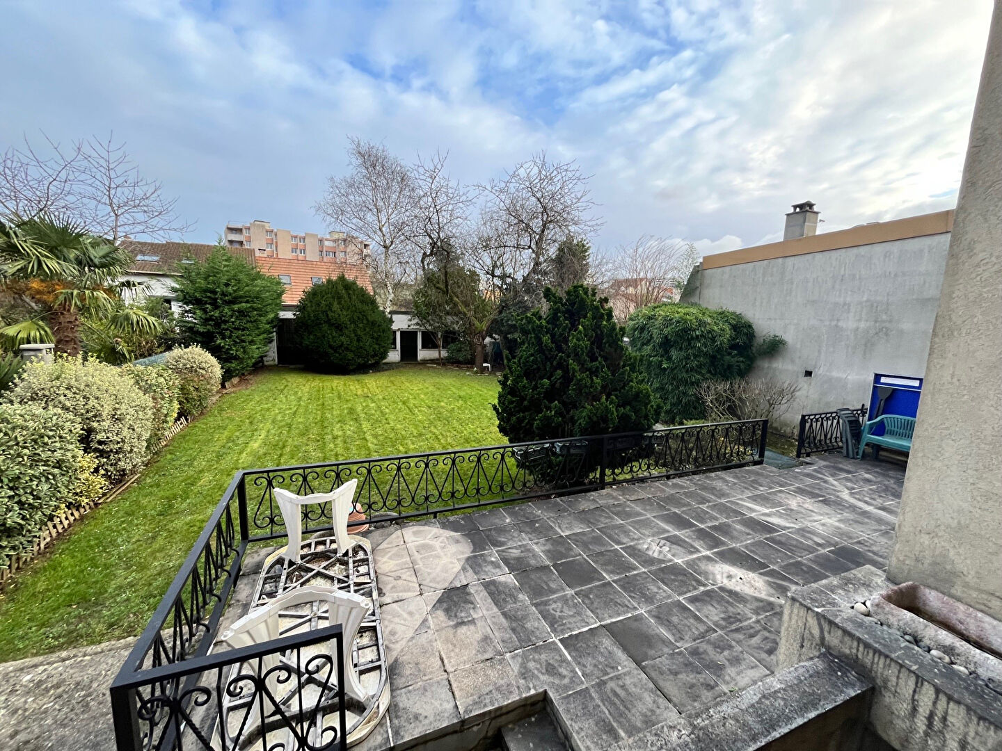 Photo Maison 6 Pièces 235m² avec jardin et dépendances image 3/6