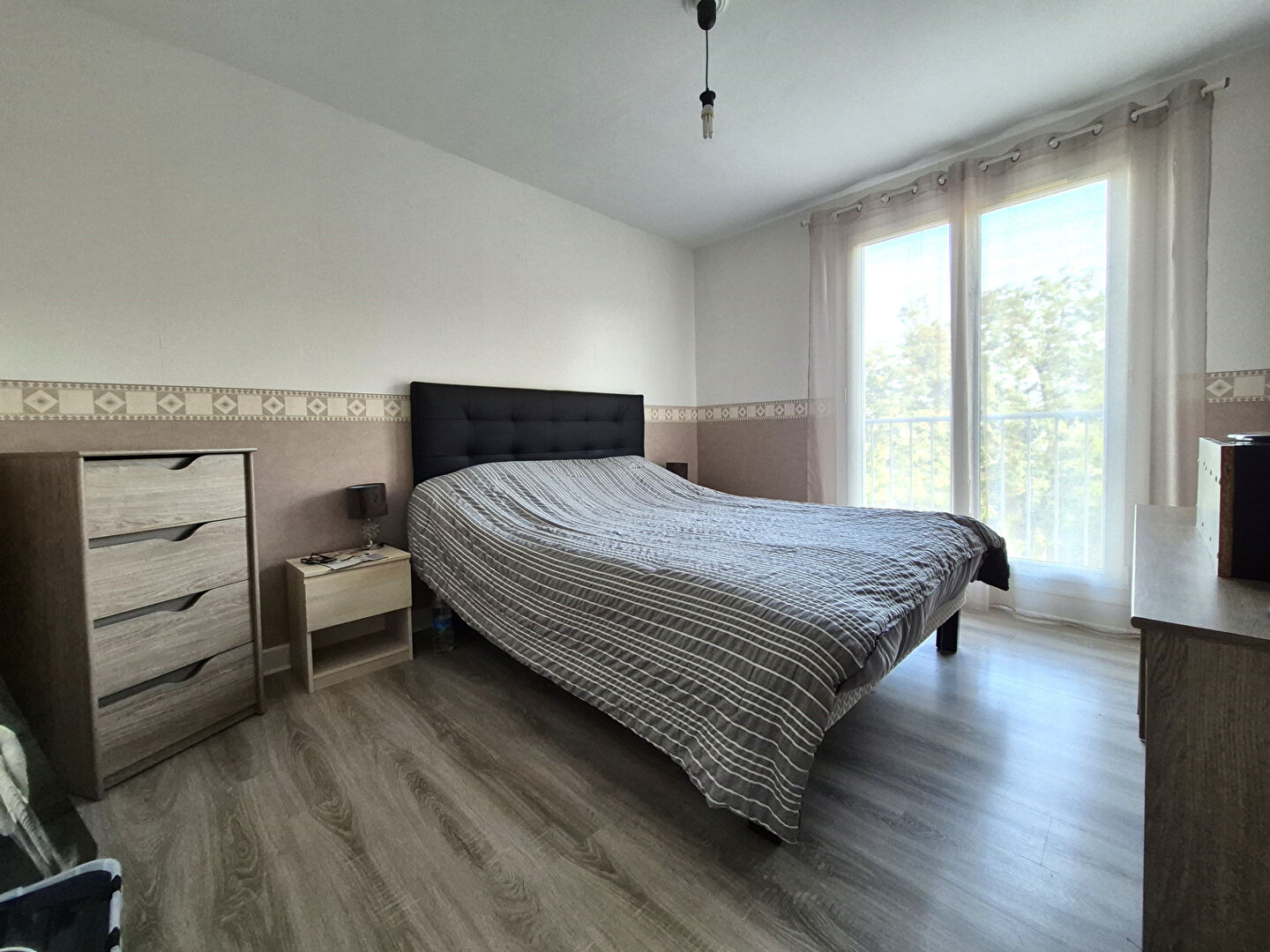 Photo APPARTEMENT 3 PIECES 72m² - CAVE & PARKING - PROCHE CENTRE VILLE image 4/6