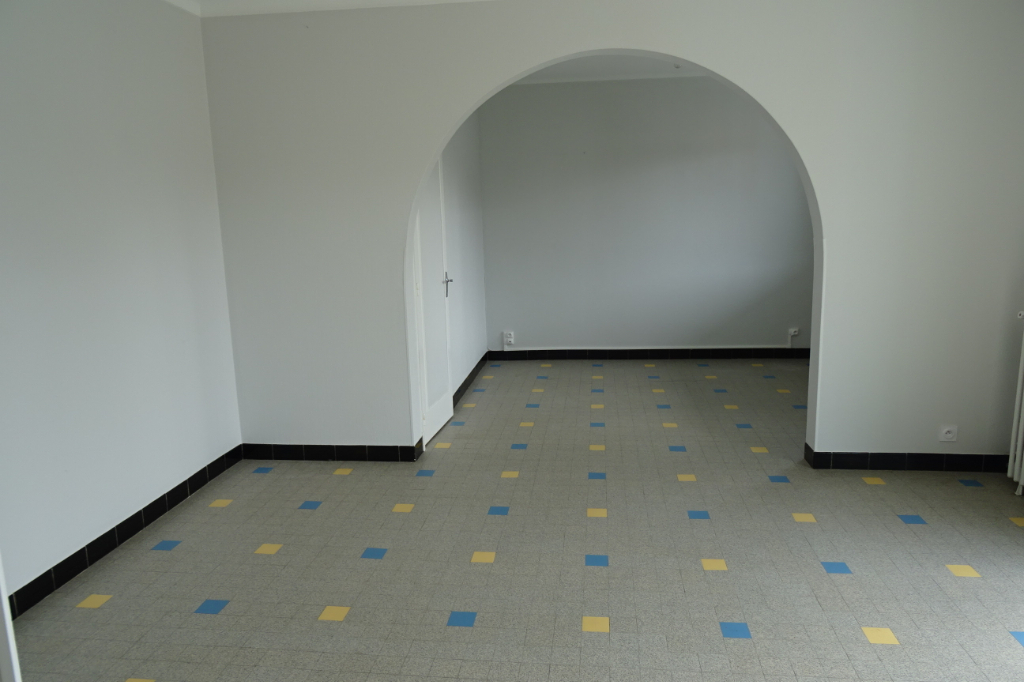 Photo (MAZERES) joli appartement avec 3 chambres et balcon image 3/6