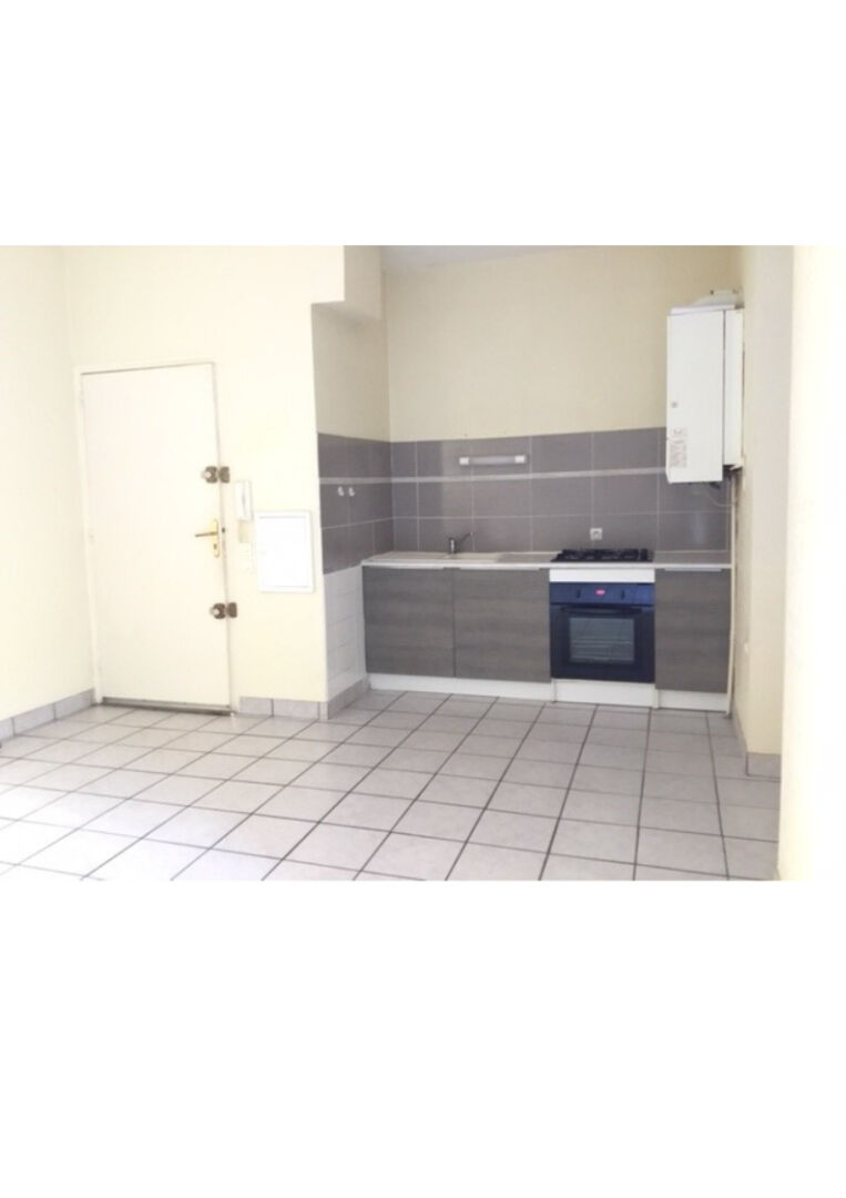 Photo T2 AU RDC AVEC TERRASSE image 2/6