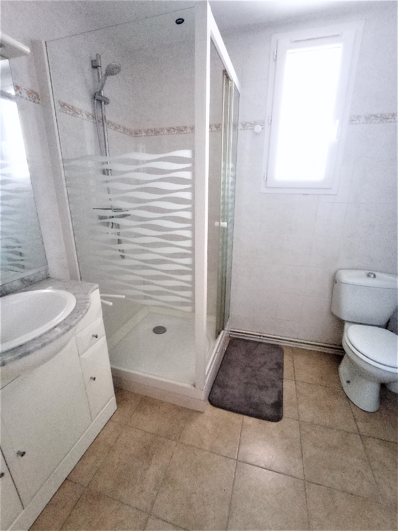 Photo LOCATION APPARTEMENT F1 MEUBLE CENTRE VILLE MONTLUCON image 4/4