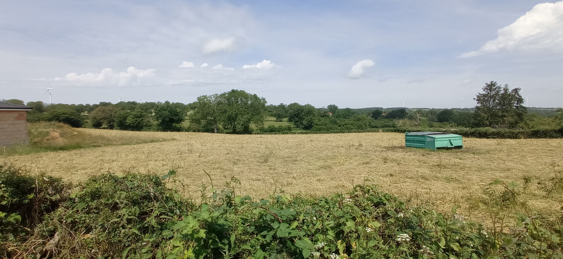 Photo VENTE TERRAIN CONSTRUCTIBLE MONTLUCON QUINSSAINES image 1/1