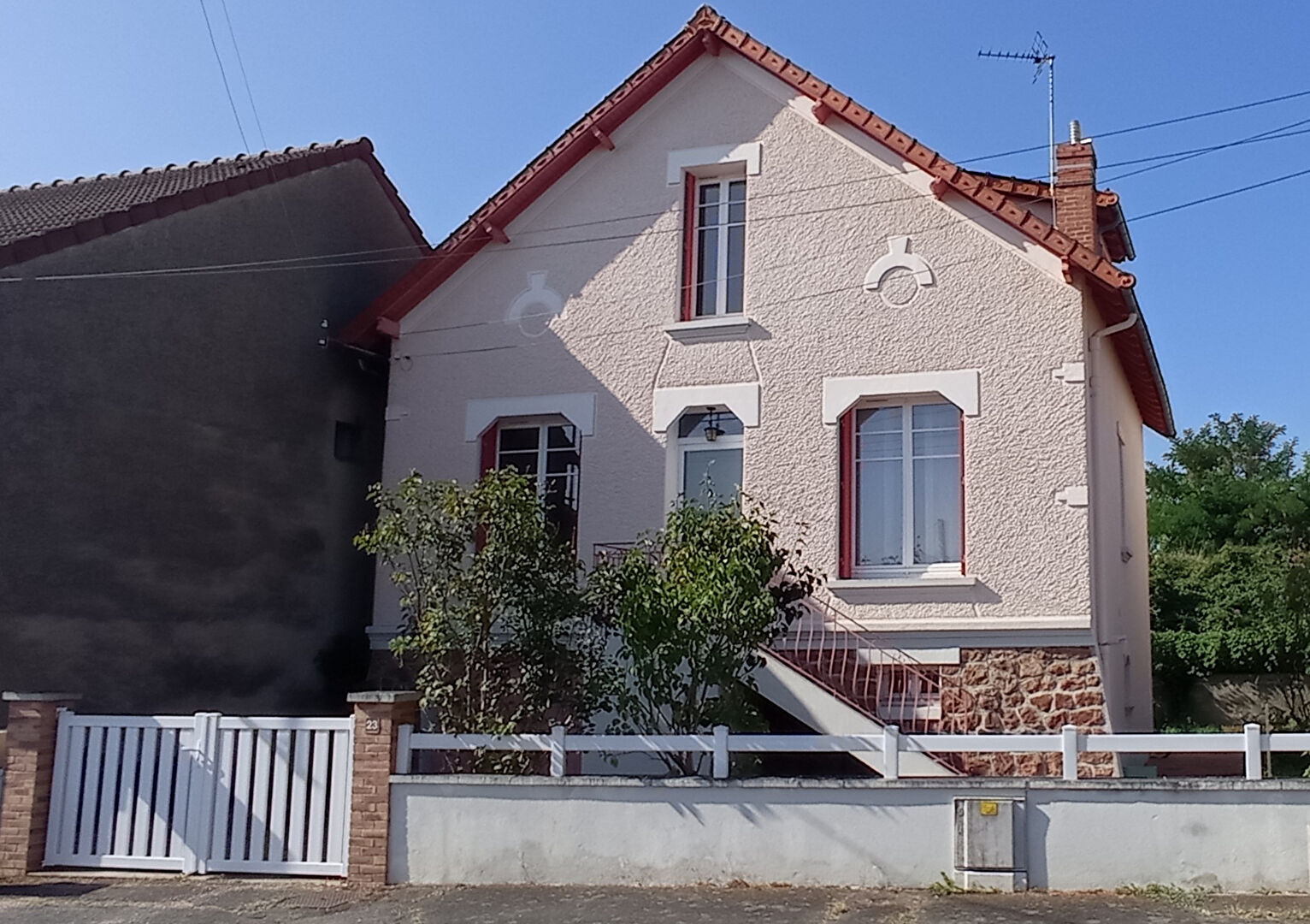 Agence immobilière de 
 ELYSE AVENUE - ELYSE AVENUE Montluçon 

