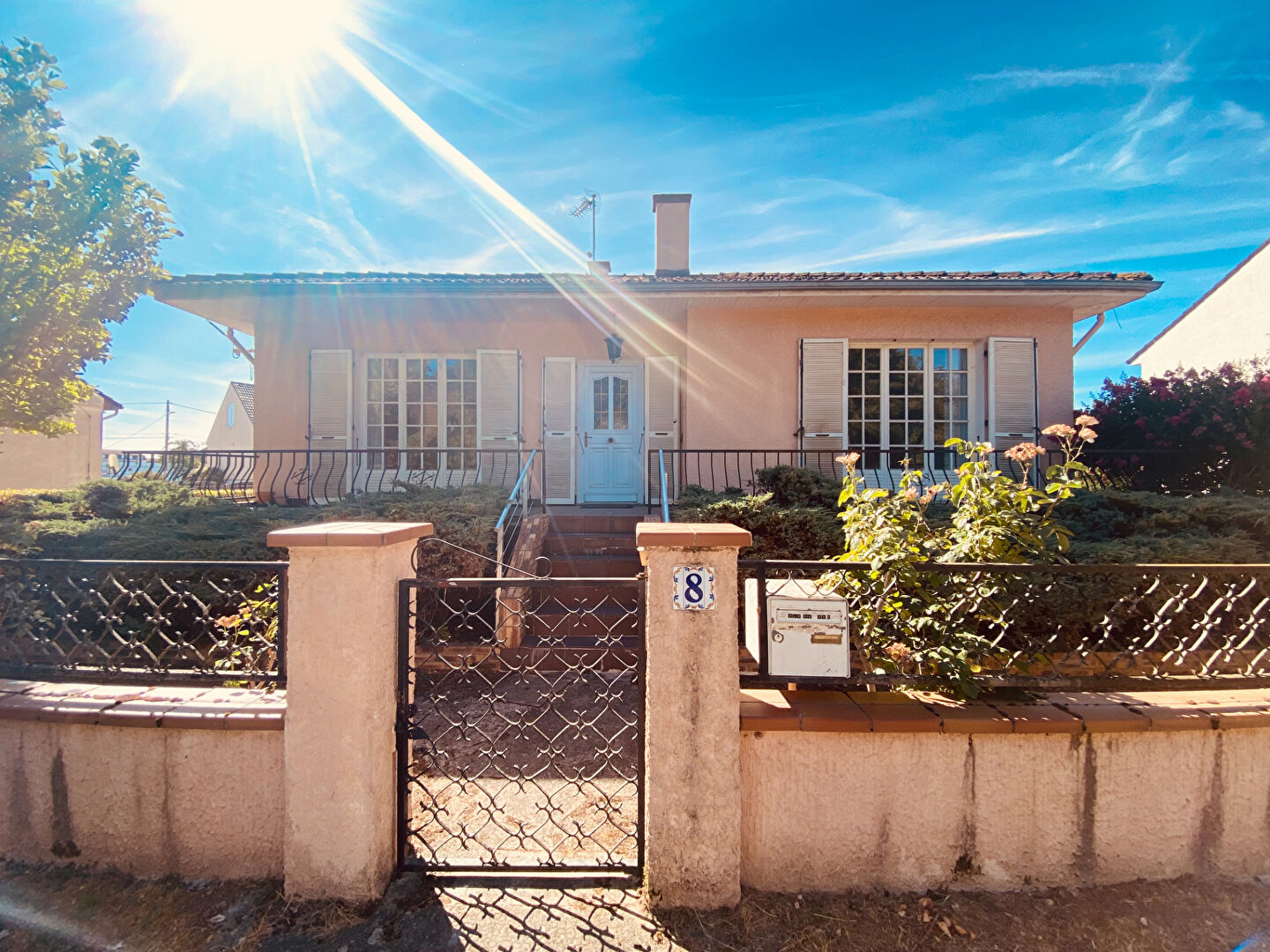Agence immobilière de 
 ELYSE AVENUE - ELYSE AVENUE Montluçon 
