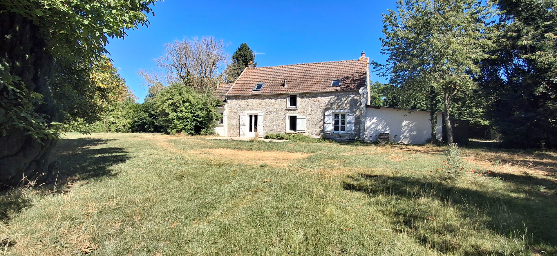 Charmante maison à rafraîchir de 5 pièces à Cuvergnon.